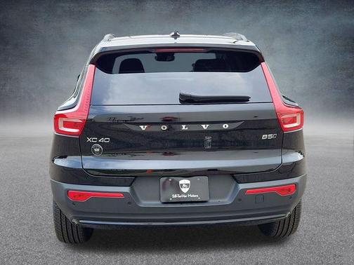 2026 Volvo XC40 B5 Core