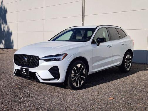 2026 Volvo XC60 B5 Plus