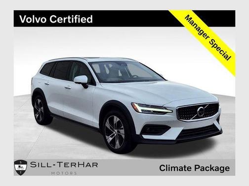 2024 Volvo V60 Cross Country B5 Plus