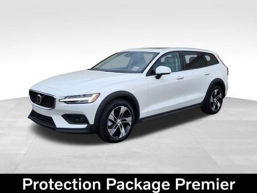 2024 Volvo V60 Cross Country B5 Plus