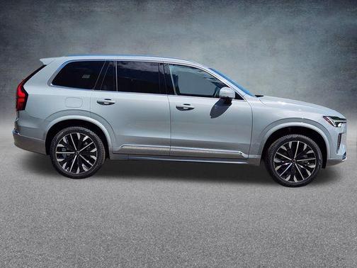 2025 Volvo XC90 B5 Core