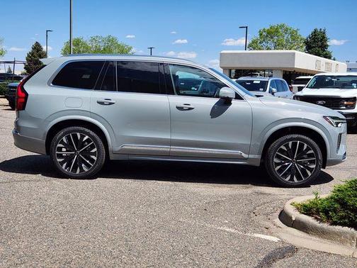 2025 Volvo XC90 B5 Core
