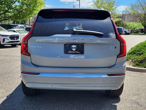 2025 Volvo XC90 B5 Core