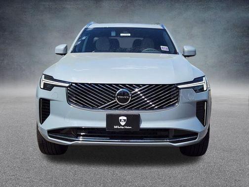 2025 Volvo XC90 B5 Core