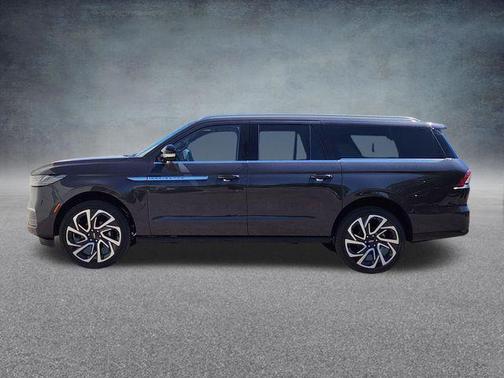 Starlight 2026 Lincoln Navigator L Reserve