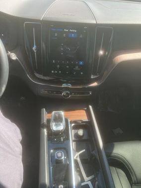2023 Volvo XC60 B5 Ultimate Bright Theme