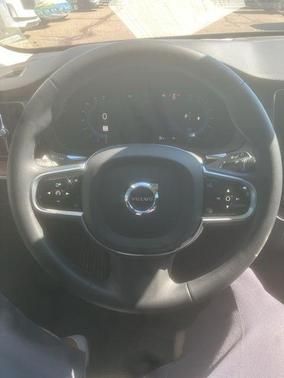 2023 Volvo XC60 B5 Ultimate Bright Theme