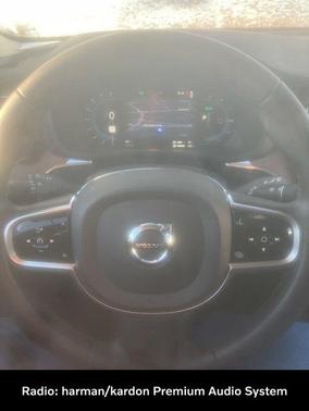 2023 Volvo XC60 Recharge Plug-In Hybrid T8 Ultimate Bright Theme