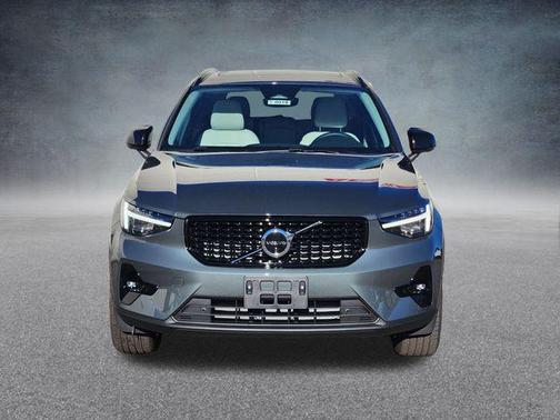 2026 Volvo XC40 B5 Ultra