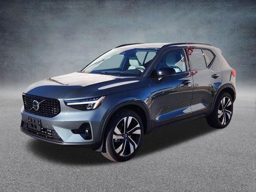 2026 Volvo XC40 B5 Ultra