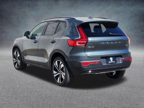 Forest Green 2026 Volvo XC40 B5 Ultra