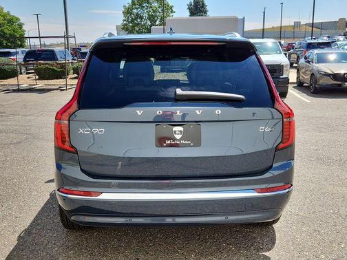2026 Volvo XC90 B6 Core