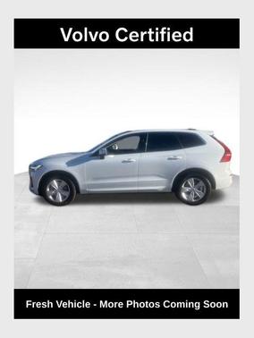 2022 Volvo XC60 B5 Momentum