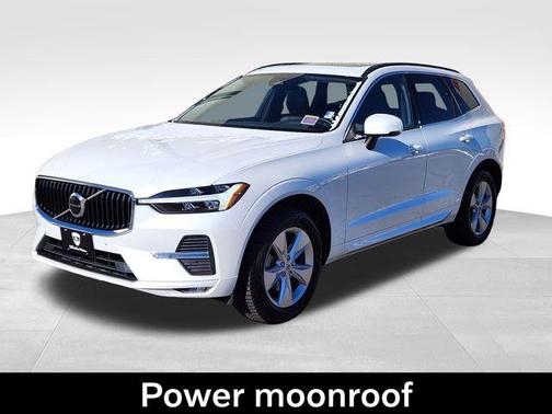 2022 Volvo XC60 B5 Momentum