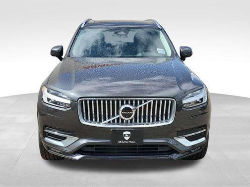 2025 Volvo XC90 B5 Plus