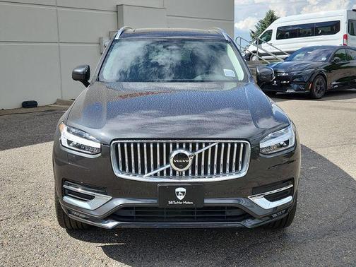 2025 Volvo XC90 B5 Plus