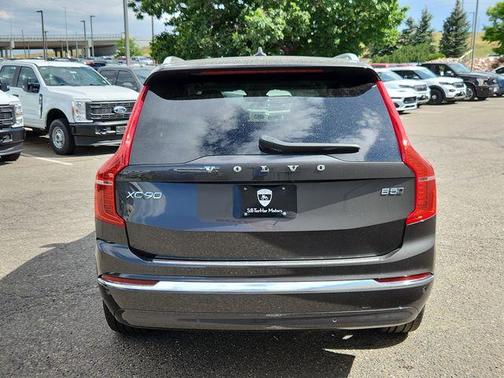 2025 Volvo XC90 B5 Plus