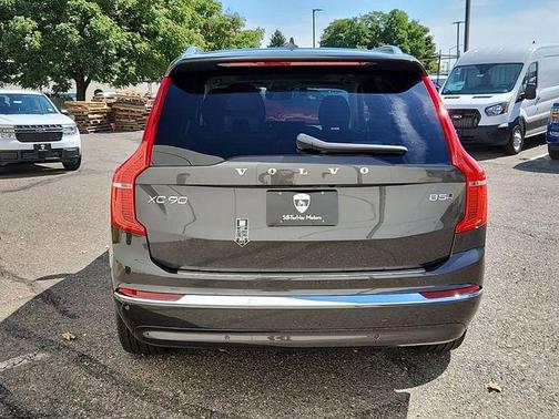 2025 Volvo XC90 B5 Plus