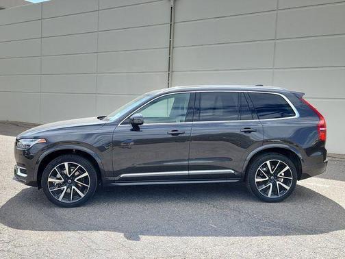 2025 Volvo XC90 B5 Plus