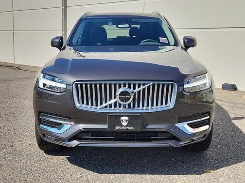 2025 Volvo XC90 B5 Plus