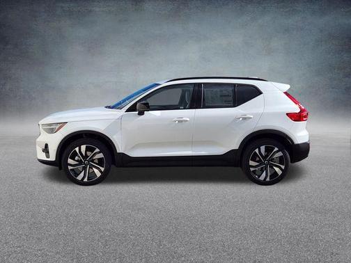 2026 Volvo XC40 B5 Ultra