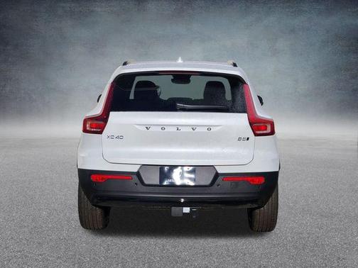 2026 Volvo XC40 B5 Ultra