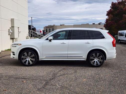 2025 Volvo XC90 B6 Ultra