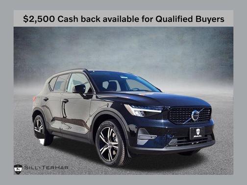 2026 Volvo XC40 B5 Core