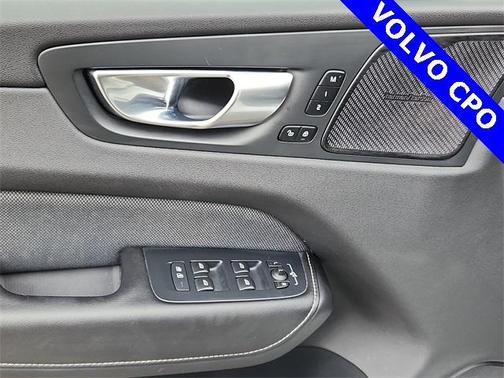 2021 Volvo XC60 Recharge Plug-In Hybrid T8 R-Design