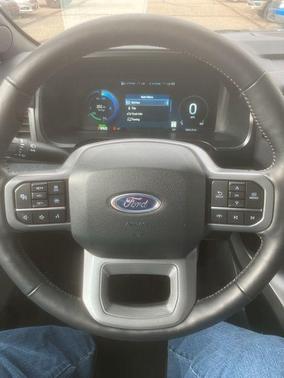 2023 Ford F-150 Lightning LARIAT