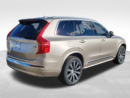 2025 Volvo XC90 B6 Core