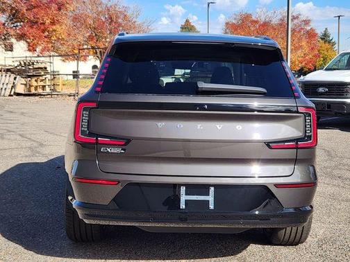 2025 Volvo EX90 Twin Motor Plus