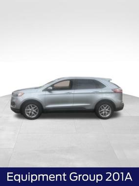 Iconic Silver Metallic 2024 Ford Edge SEL