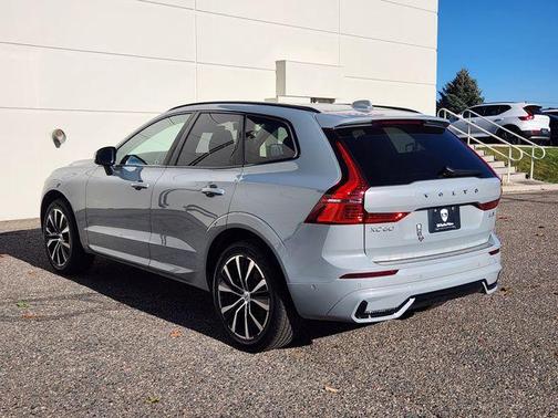 2025 Volvo XC60 B5 Plus