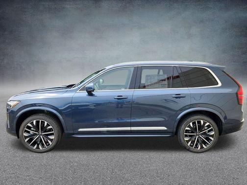 2025 Volvo XC90 B6 Plus 6-Seater