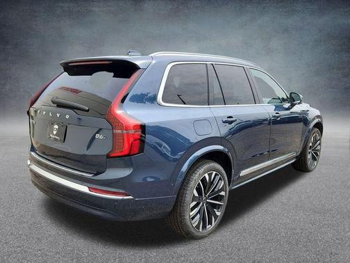 2025 Volvo XC90 B6 Plus 6-Seater