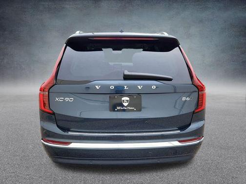 2025 Volvo XC90 B6 Plus 6-Seater