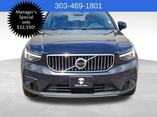 2025 Volvo XC40 B5 Core Bright Theme