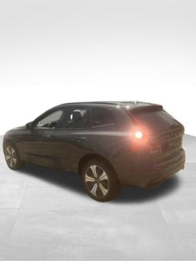 Platinum Gray Metallic 2024 Volvo XC60 Recharge Plug-In Hybrid T8 Core Dark Theme