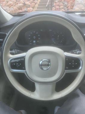 2022 Volvo XC90 T6 Inscription 7 Passenger