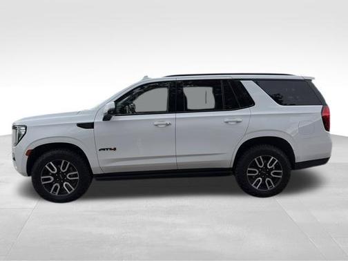 Summit White 2023 GMC Yukon AT4