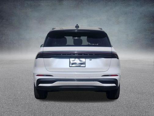 White Platinum Tri-Coat Metallic 2026 Lincoln Nautilus Black Label