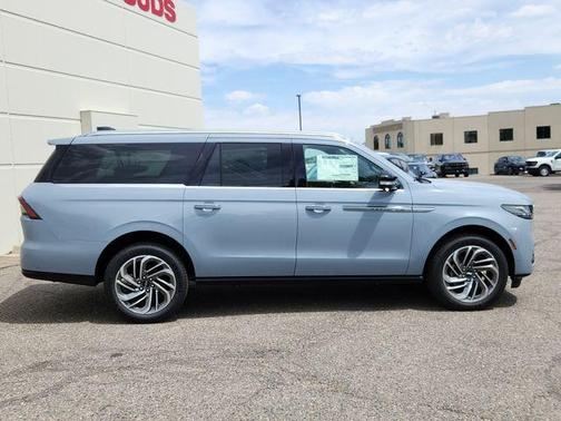 2025 Lincoln Navigator L Reserve