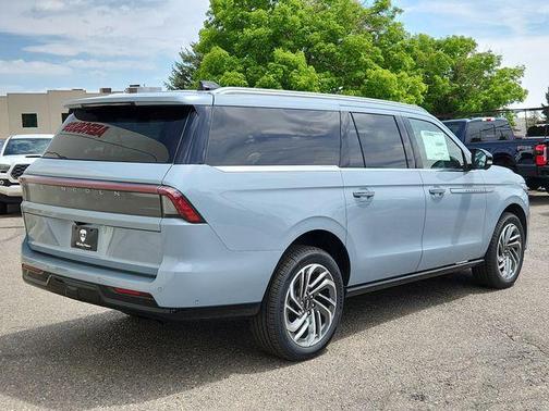2025 Lincoln Navigator L Reserve