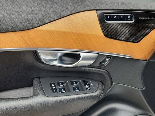 2022 Volvo XC90 Recharge Plug-In Hybrid T8 Inscription Expression Extended Range 6P