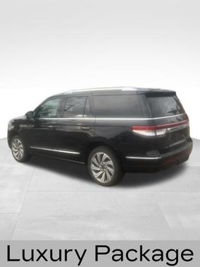 Infinite Black Metallic 2023 Lincoln Navigator Reserve
