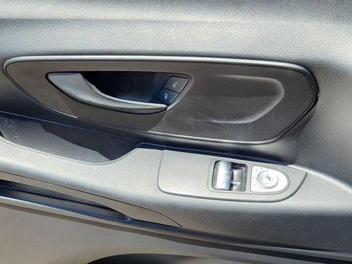 2021 Mercedes-Benz Metris Base