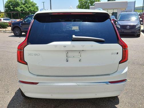 2025 Volvo XC90 B5 Core