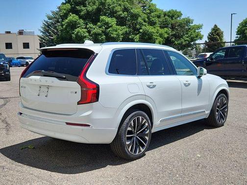 2025 Volvo XC90 B5 Core