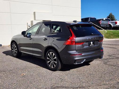2025 Volvo XC60 B5 Plus